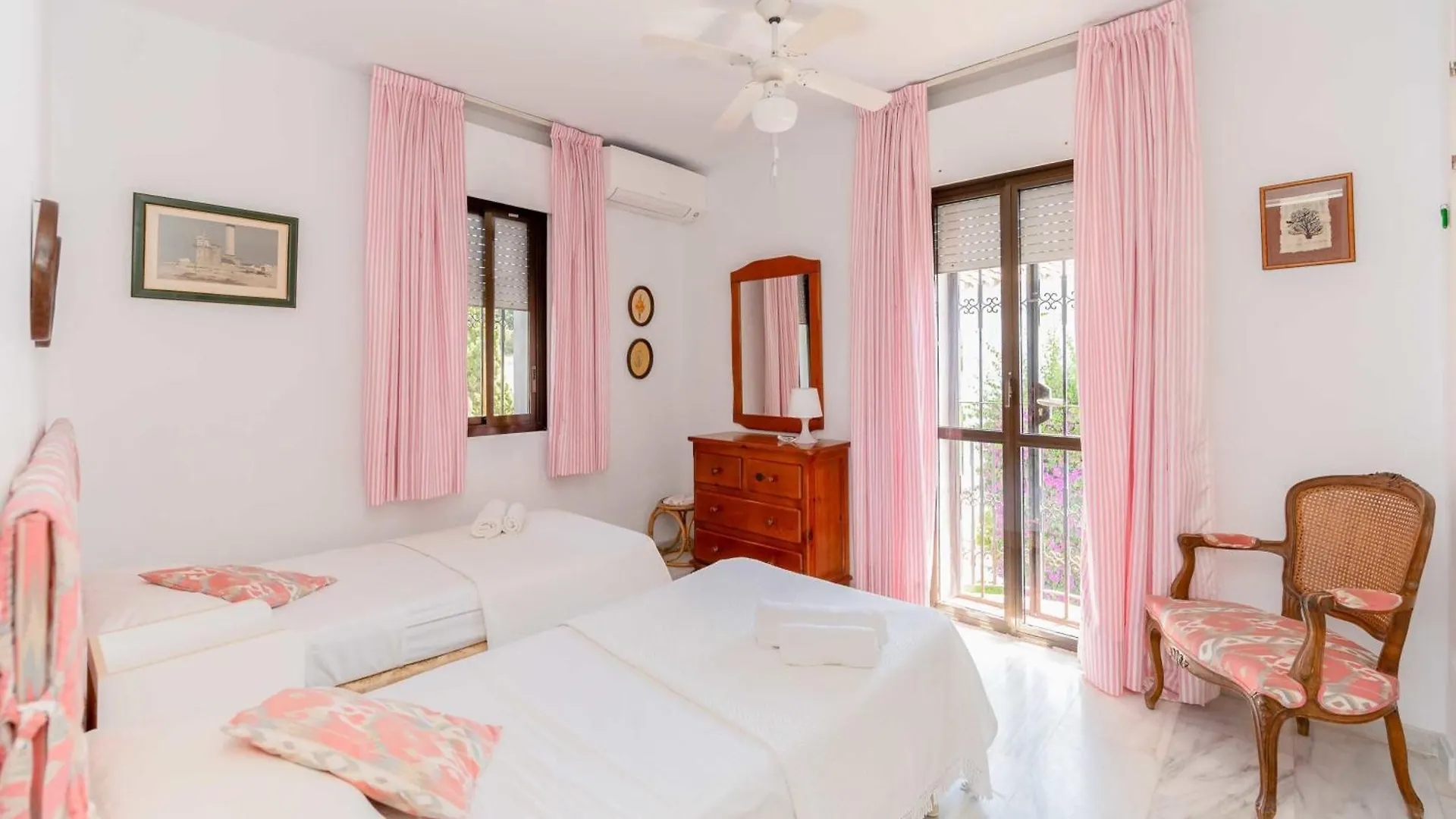 Chalet Villas Del Puerto Cabopino Marbella