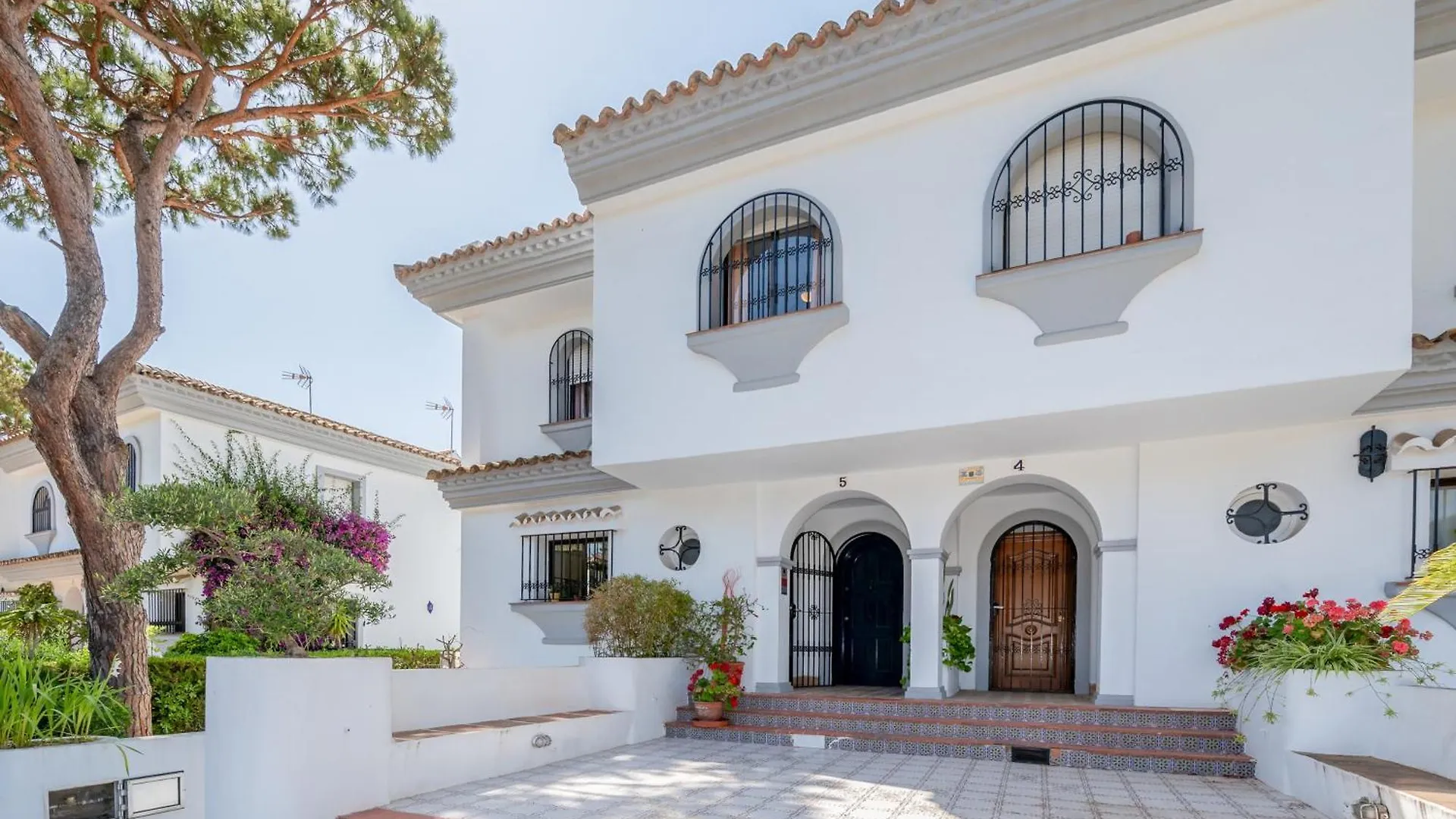 Villas Del Puerto Cabopino Marbella 0*,  Spain