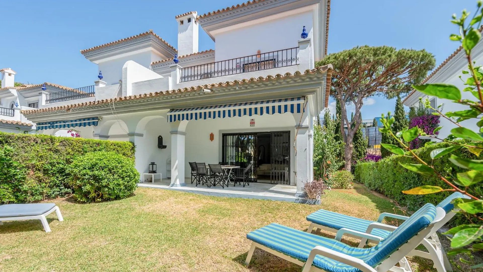 Chalet Villas Del Puerto Cabopino Marbella